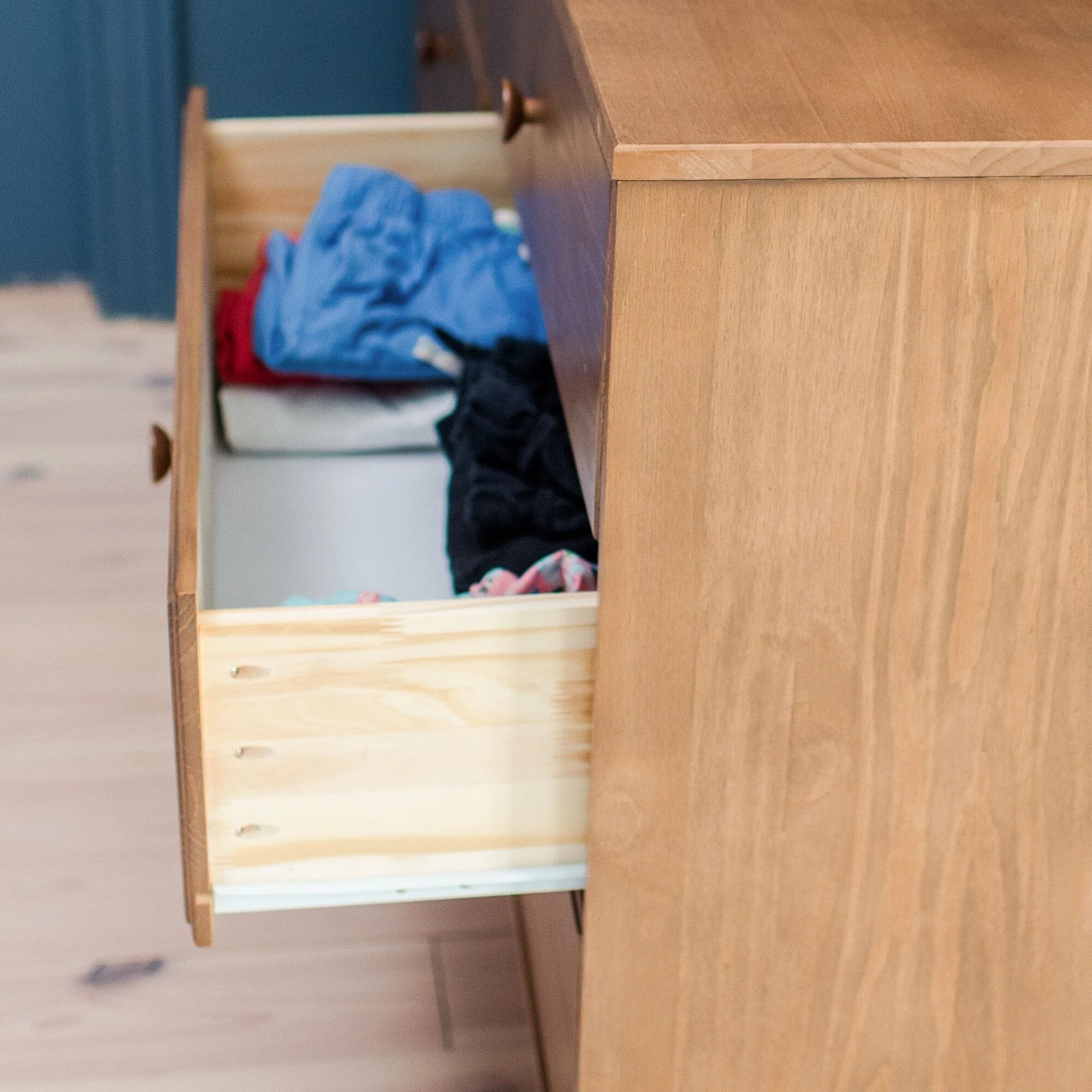 Classic 6-Drawer Dresser - Image 26