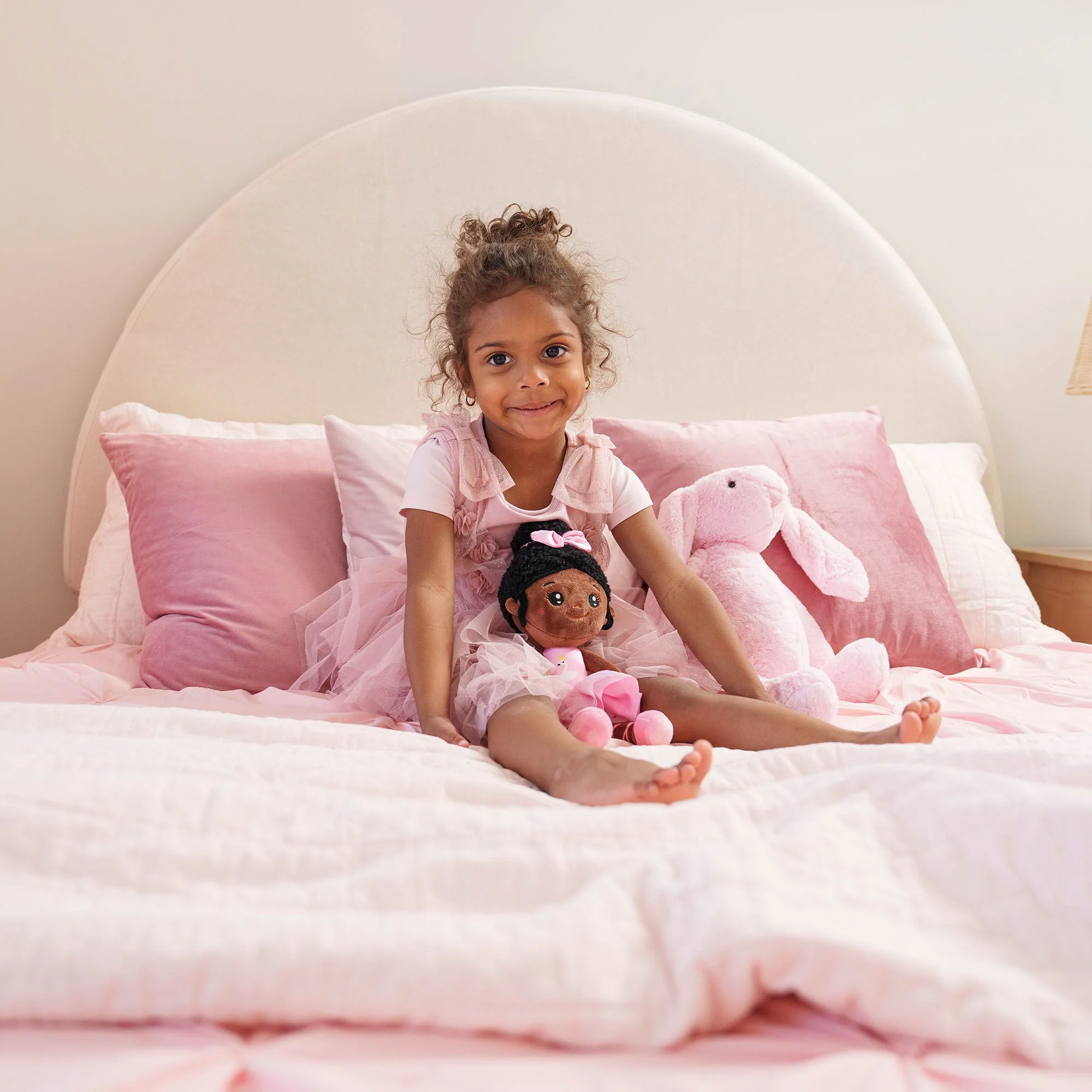 Kenzie Upholstered Full Bed - Image 30