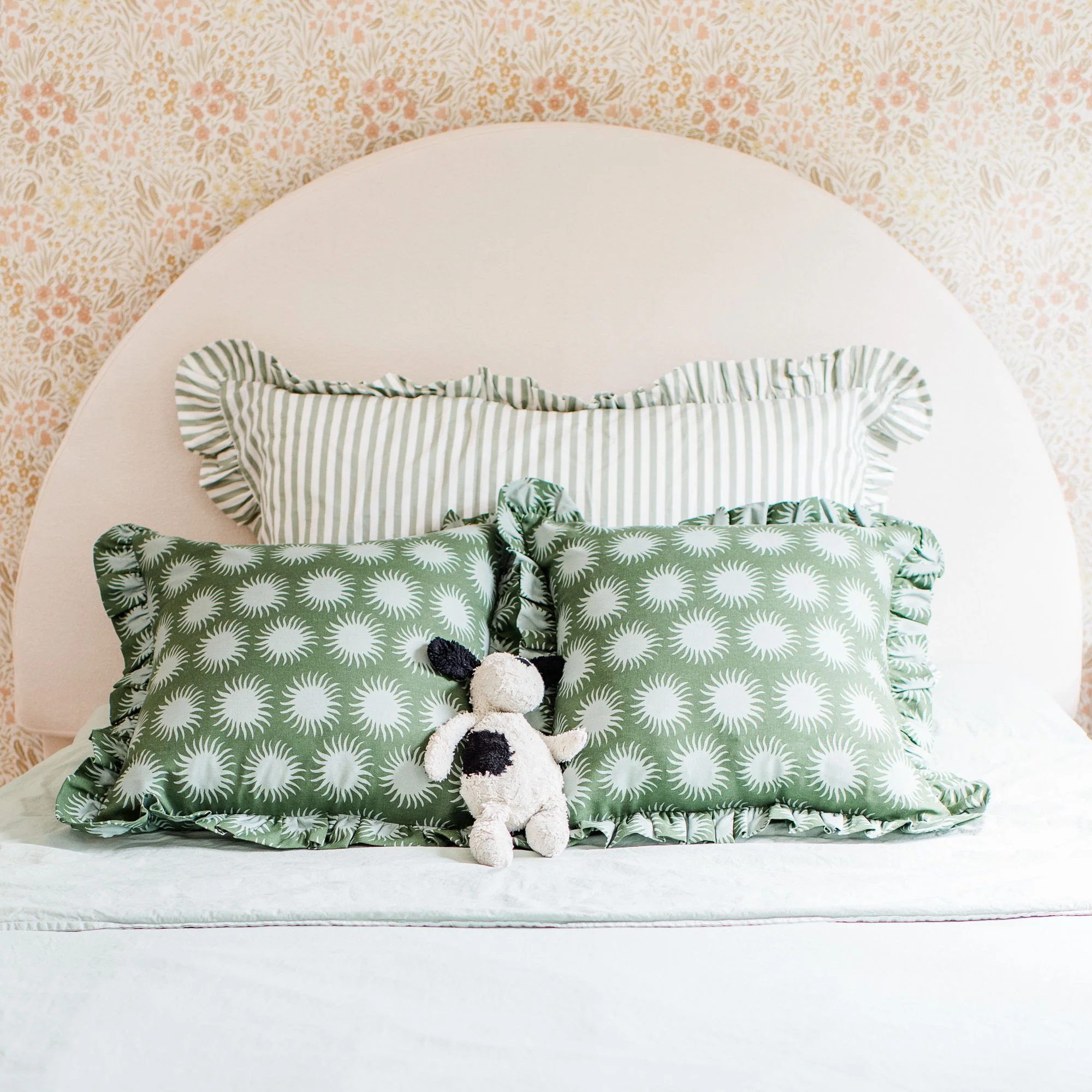 Kenzie Upholstered Full Bed - Image 5