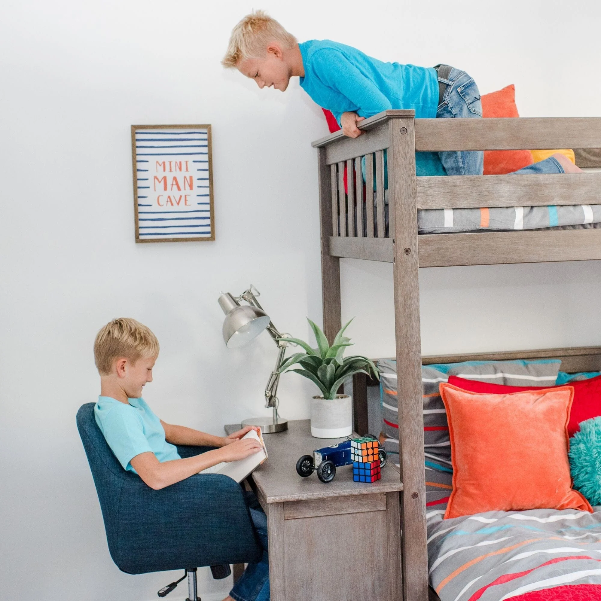 Twin Over Full L-Shaped Bunk Bed With Bookcase & Desk - Image 10